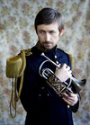 Retour en fanfare : The Divine Comedy en interview avant son concert mercredi au Fémina