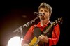 Coque Malla: "Hay justicia poética en que justo cuando más riesgos artísticos estoy asumiendo, más me veo recompensado"